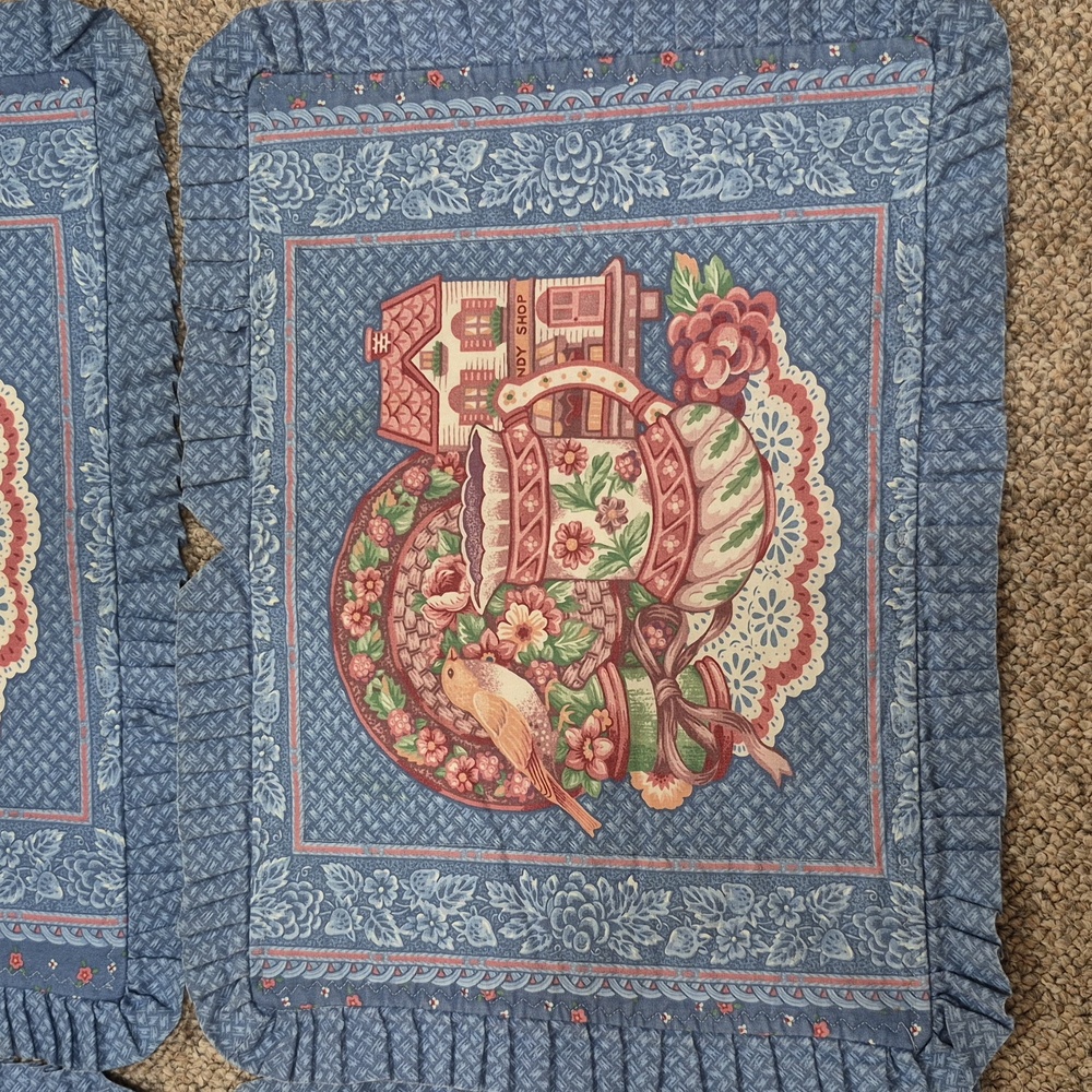 Vintage Set of 4 Beautiful Quilt Table Place Mats
